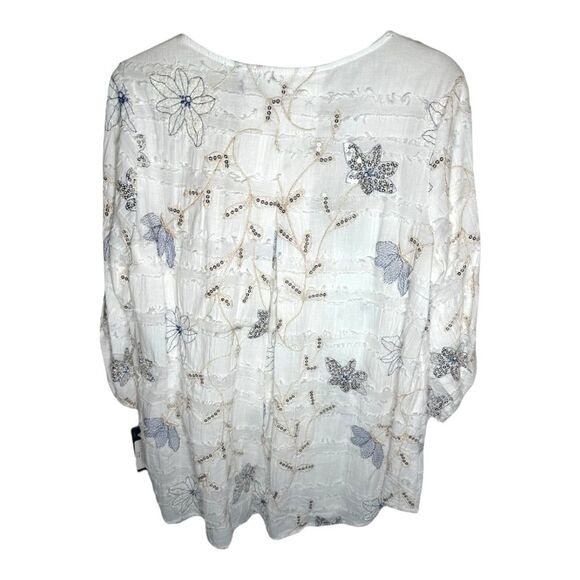 Yushi white tunic embroidered flowered top with sequence Top w/frayed edges - Picture 3 of 11